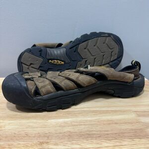 Keen Hiking Sandals Men's 11 Newport H2 Brown Anotomical Foot Closed Toe